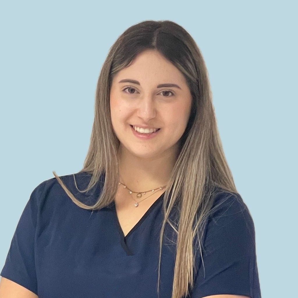 Dr.ssa Carola Vitiello - Odontoiatra (ricostruttiva ed endodonzia)